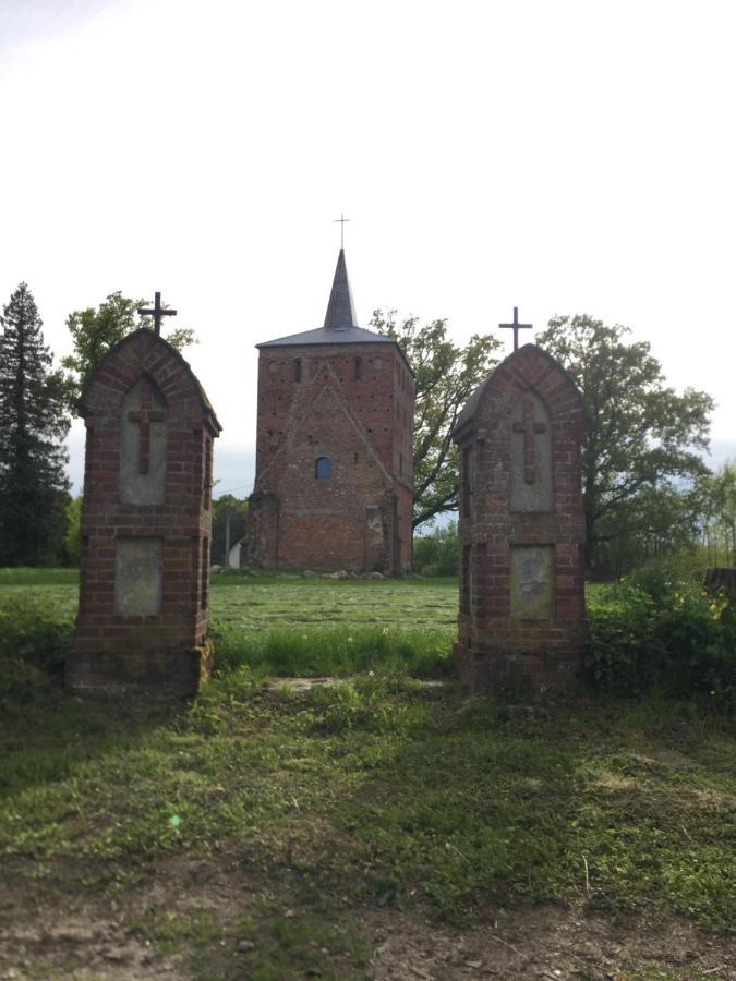 Вилла La Petite France Parnowo Экстерьер фото