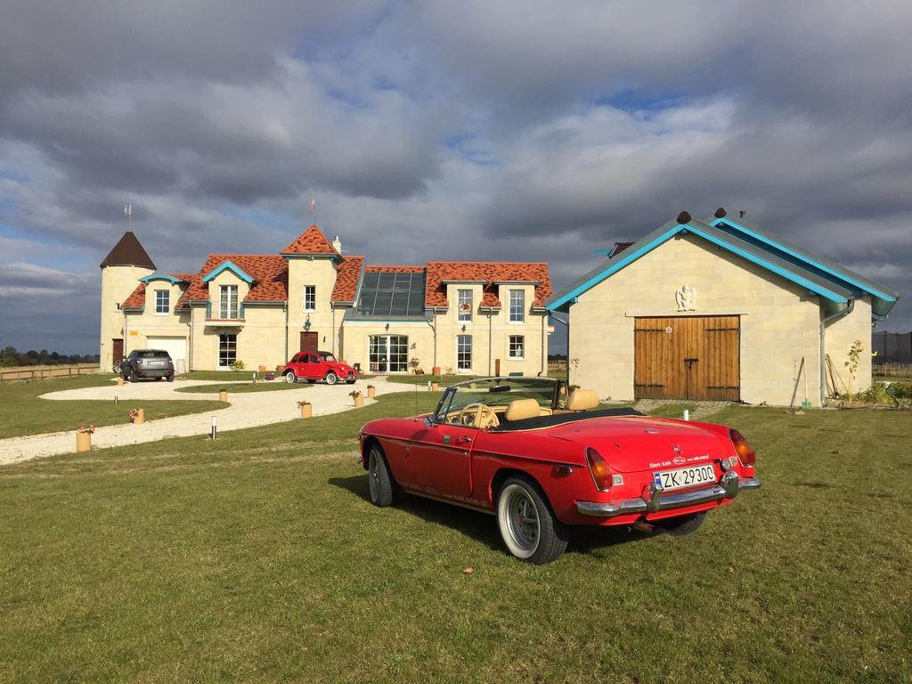 Вилла La Petite France Parnowo Экстерьер фото