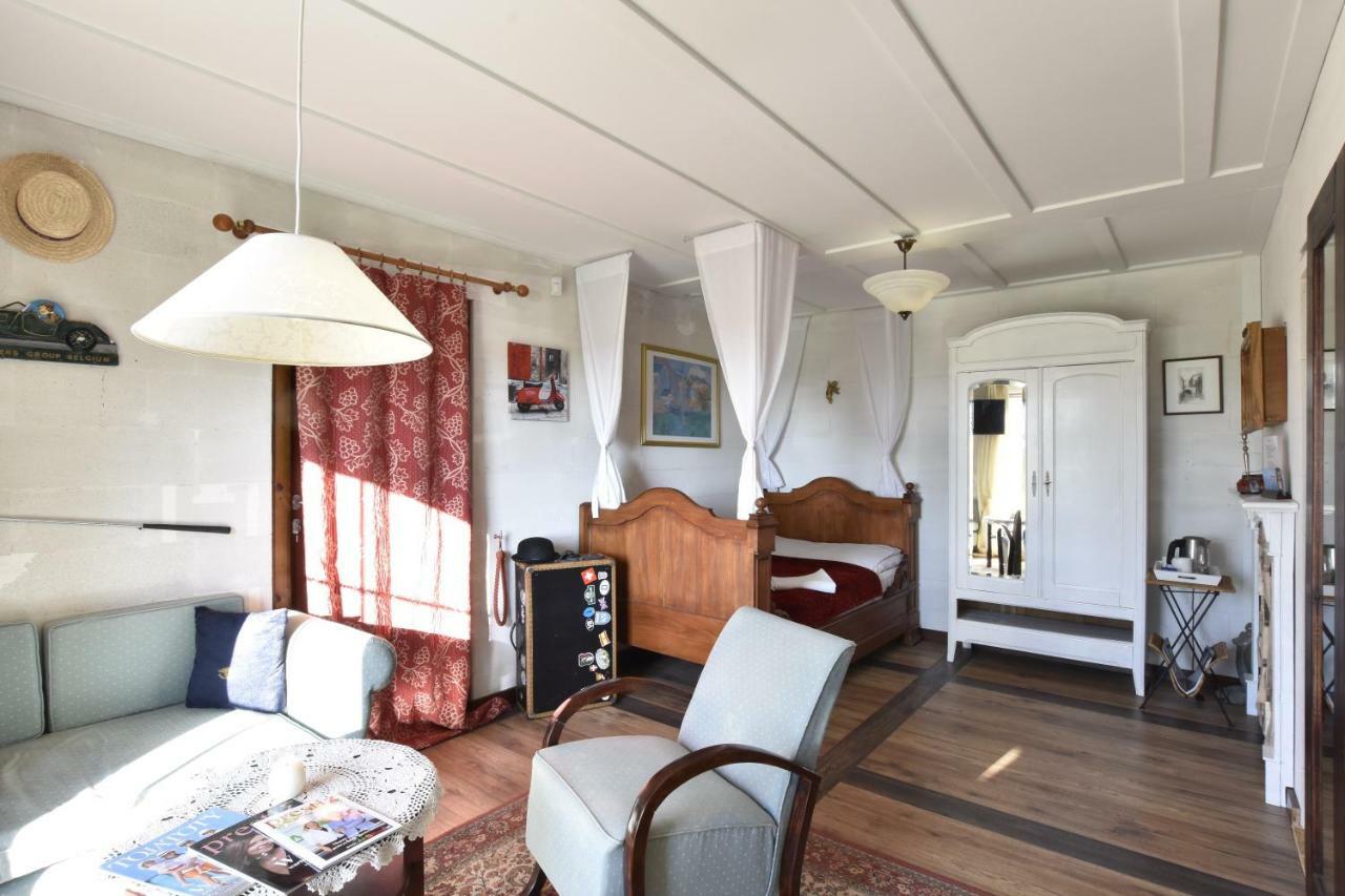 Вилла La Petite France Parnowo Экстерьер фото