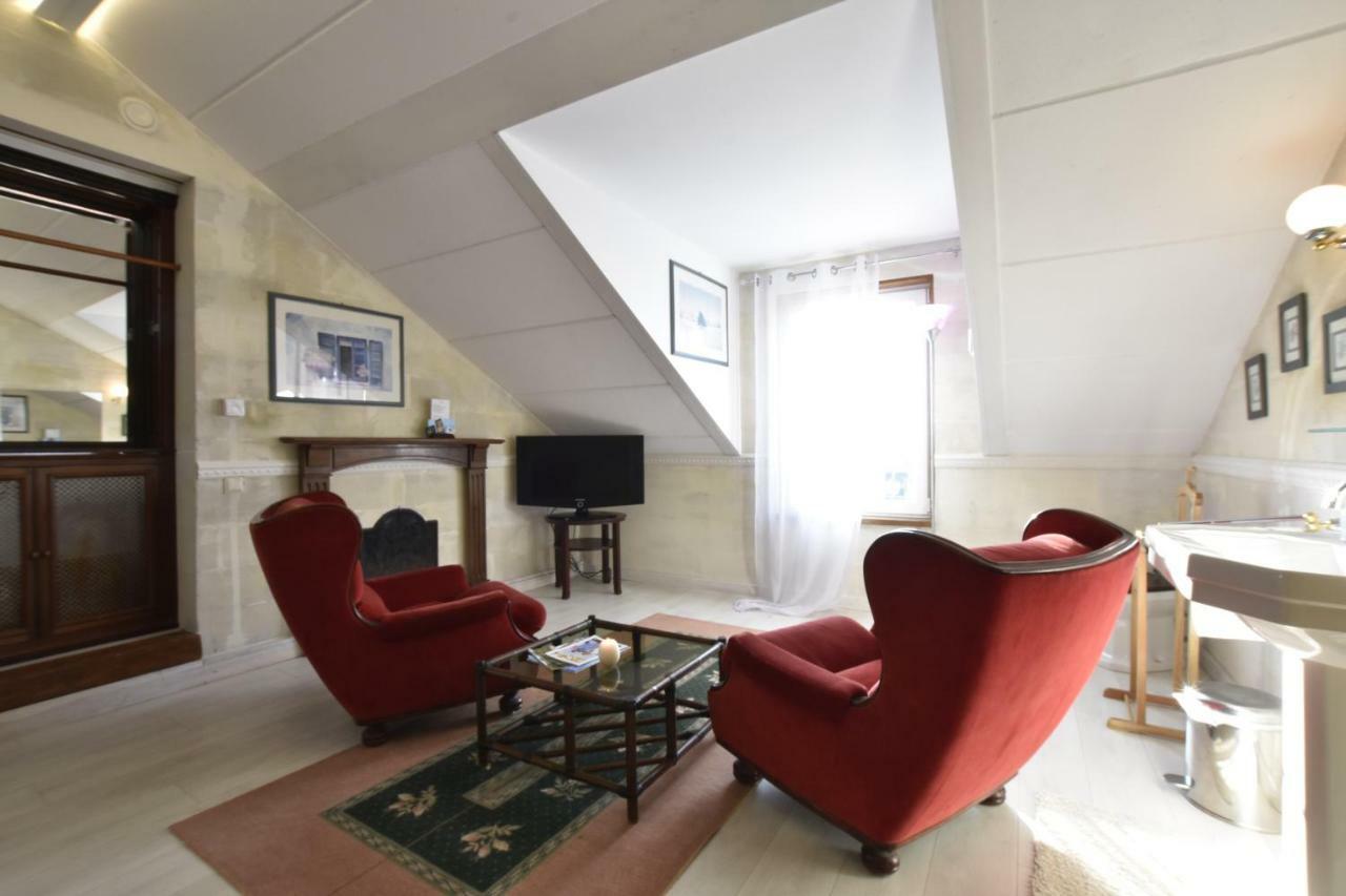 Вилла La Petite France Parnowo Экстерьер фото